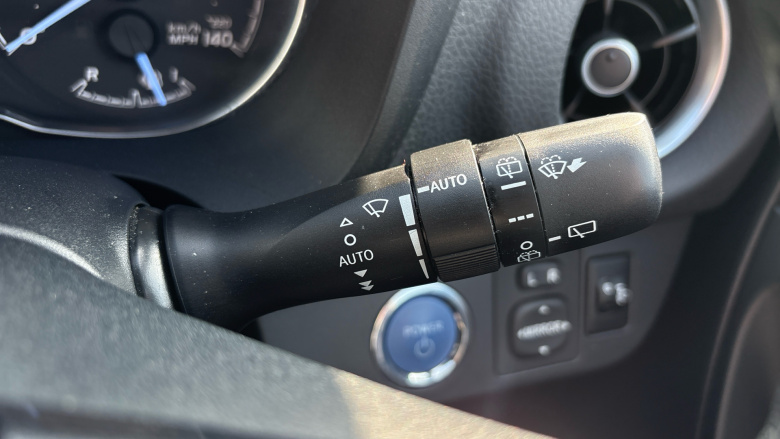 Toyota Yaris 1.5 Hybrid Y20 5dr CVT [Bi-tone] Hybrid Hatchback